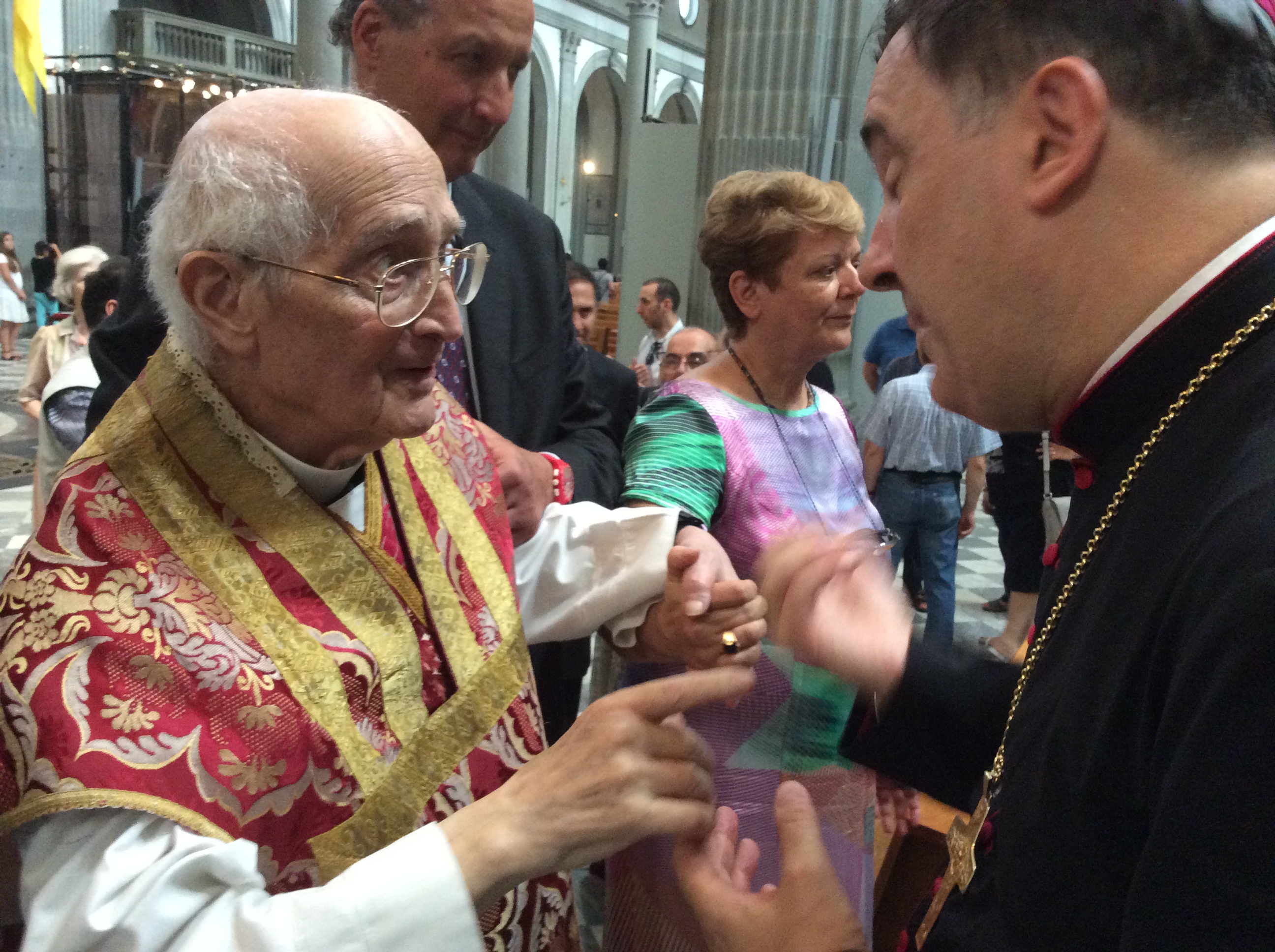 Vescovo Maniago con Mons Angiolo Livi  san lorenzo 2014 – foto giornalista Franco Mariani (2)