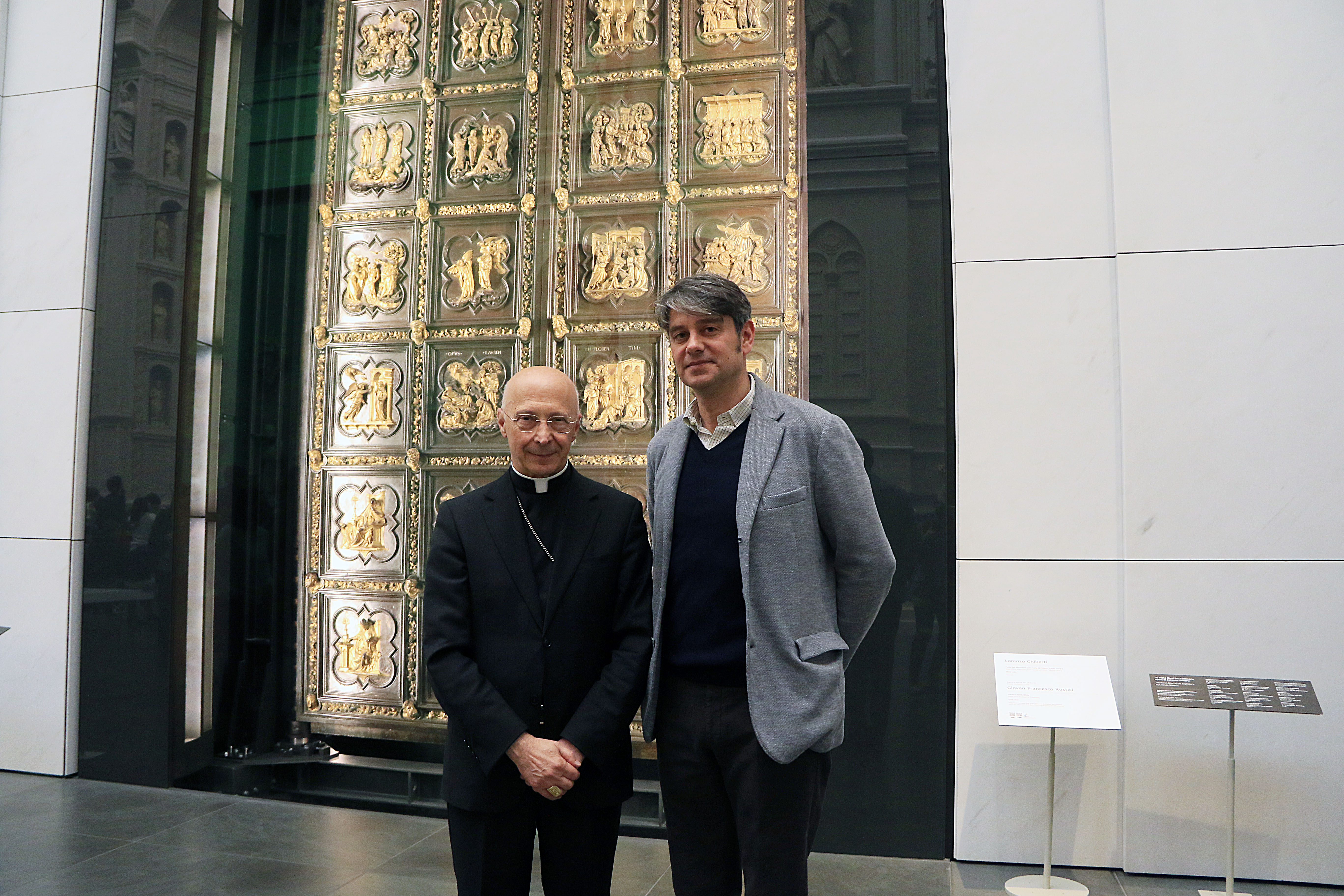 Il Cardinale  Angelo Bagnasco  visita il Museo dell’Opera del Duomo.