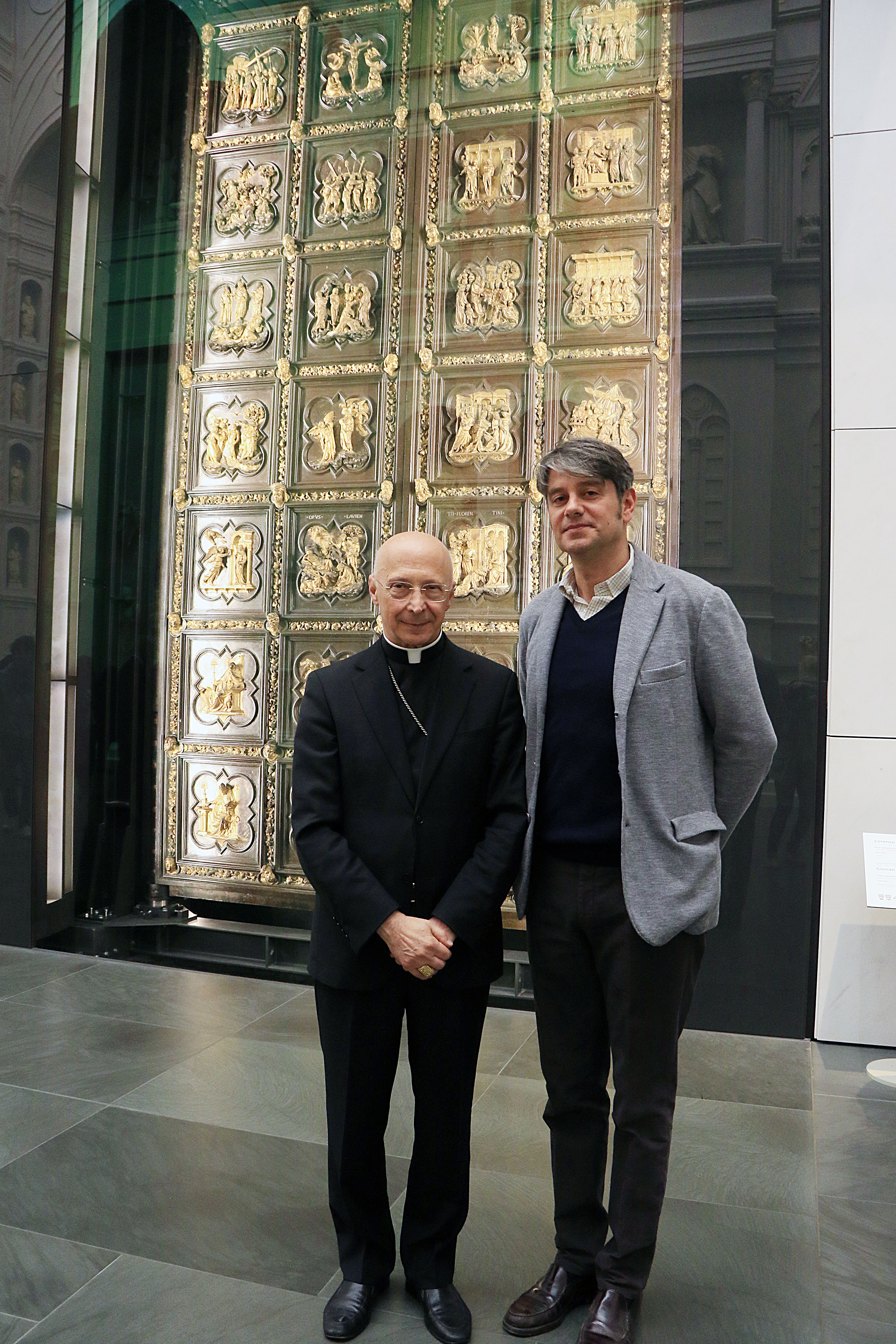 Il Cardinale  Angelo Bagnasco  visita il Museo dell’Opera del Duomo.