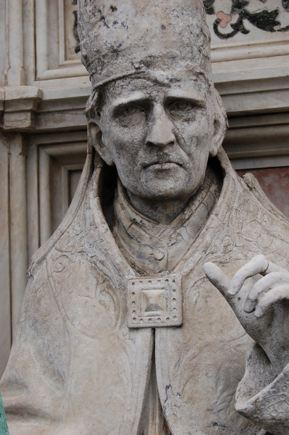PAPA GREGORIO VII (2) statua