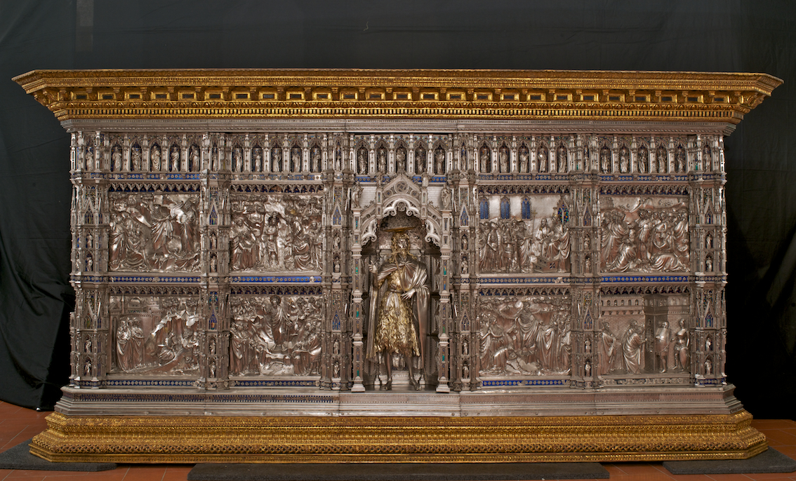 altare d’argento dopo il restauro,