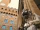 “To humans, from Florence”: le statue di Firenze raccontano la città vuota