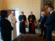 Cardinale Betori consegna a Papa Francesco la prima copia del Nuovo Testamento greco-latino-italiano da lui curata