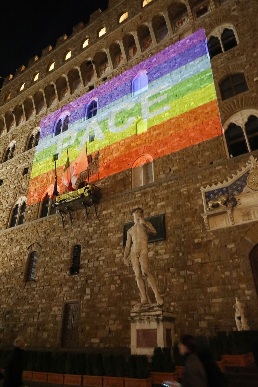Palazzo Vecchio bandiera pace 2022 (1)