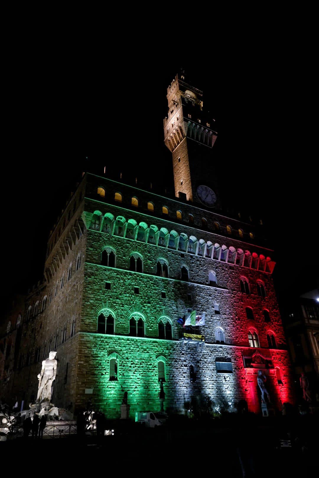 Palazzo Vecchio illuminata tricolore (2)